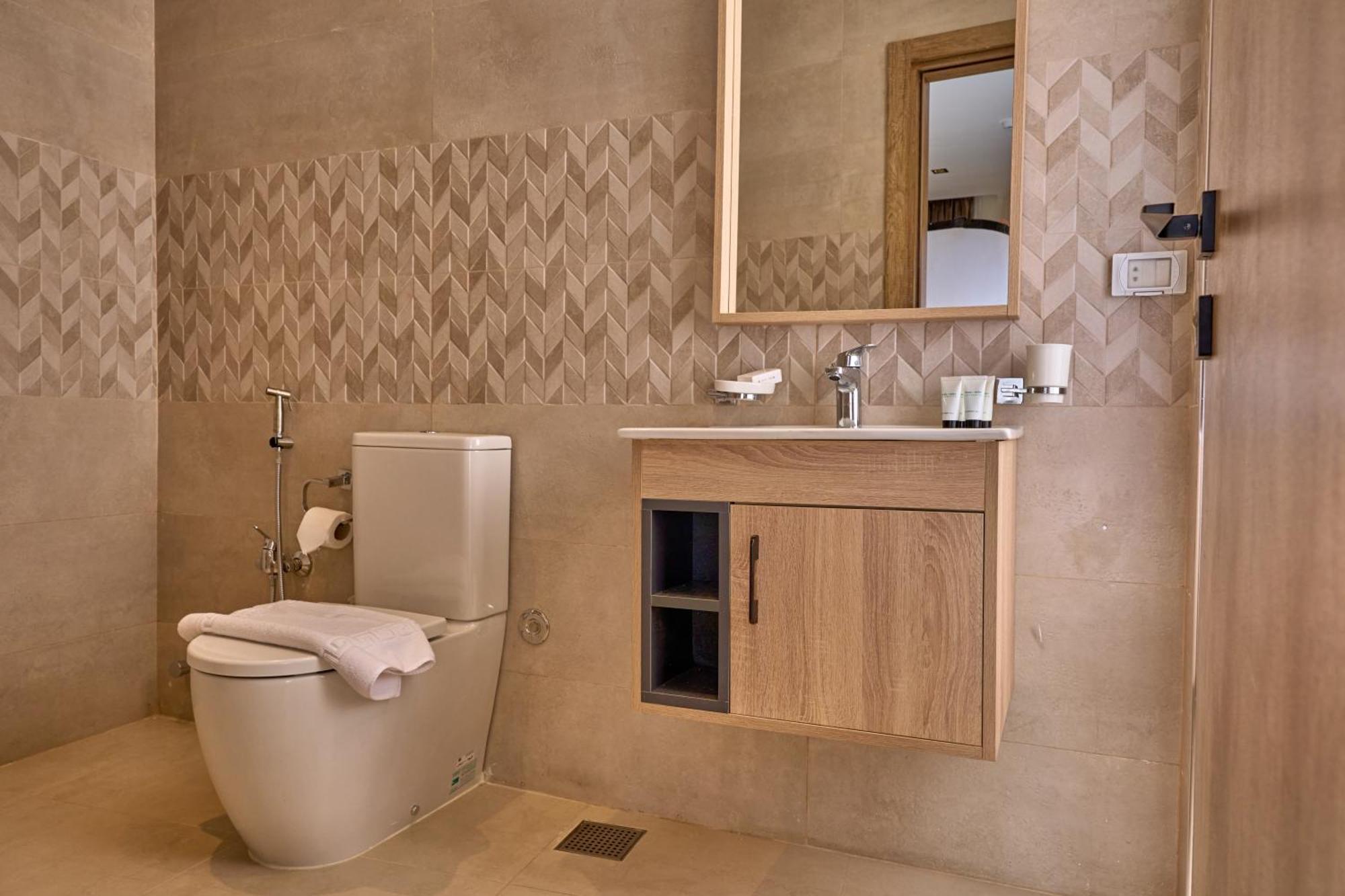 Lotus Inn Kafrat al Jabal ภายนอก รูปภาพ